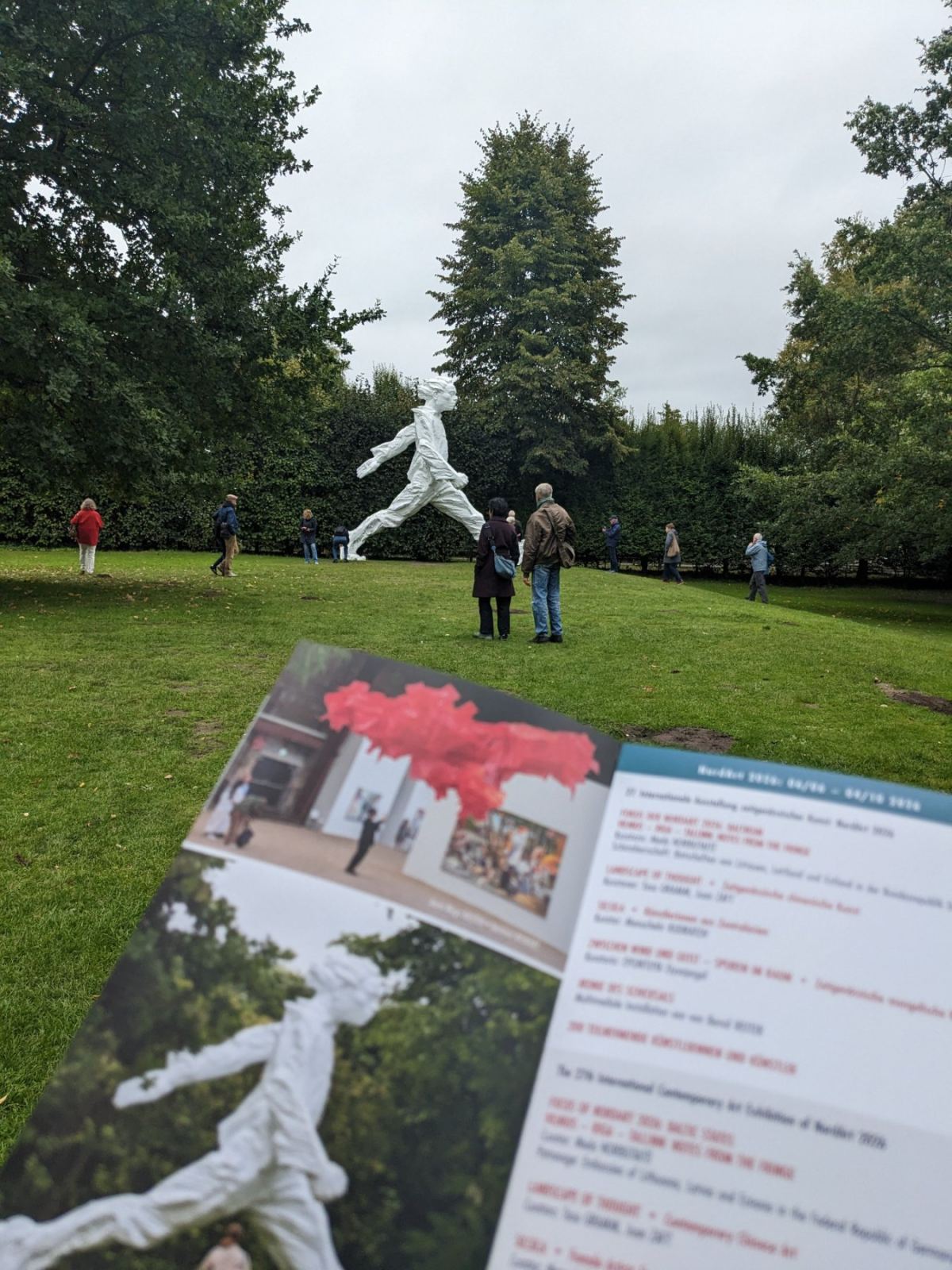Walking Man - der Wanderer auf der NordArt Kunstausstellung soll auch 2027 wieder gezeigt werden