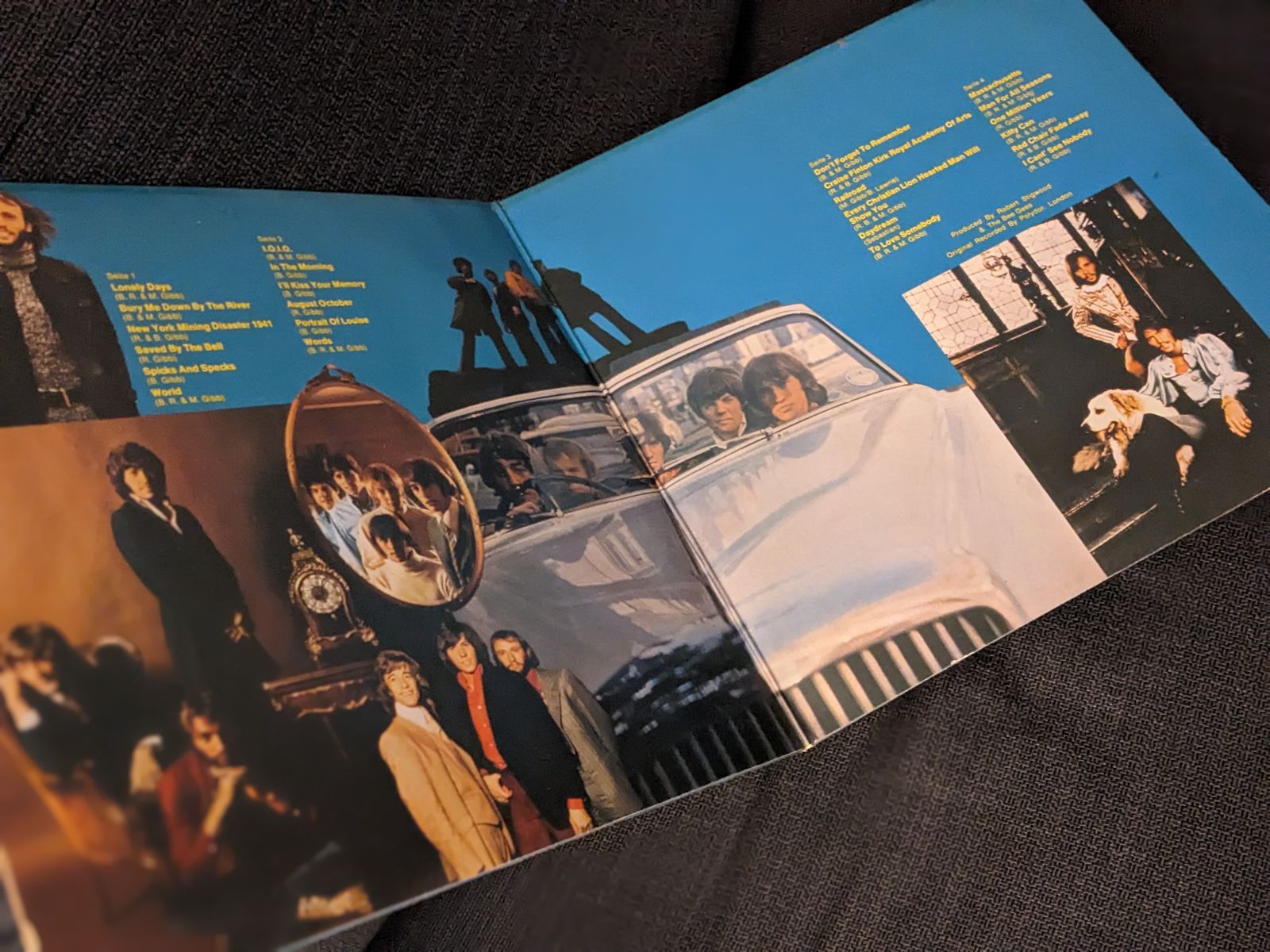 Klappcover von Bee Gees Best mit Titelliste und Bandfotos, Pop der Bee Gees mit Massachusetts und To Love Somebody