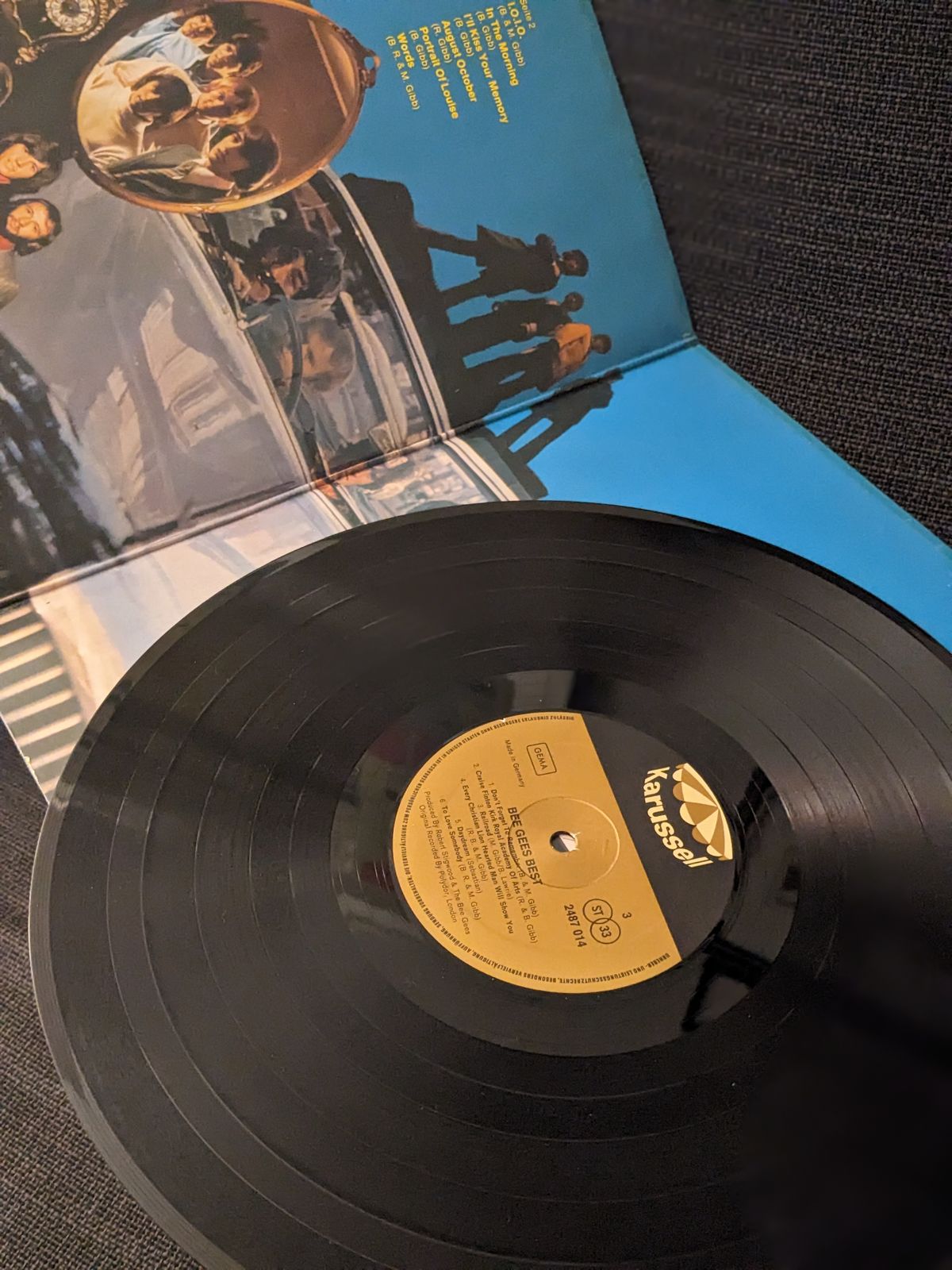 Karussell-Label von Bee Gees Best, Seite 3 mit To Love Somebody, Daydream und Railroad, Pop der Bee Gees