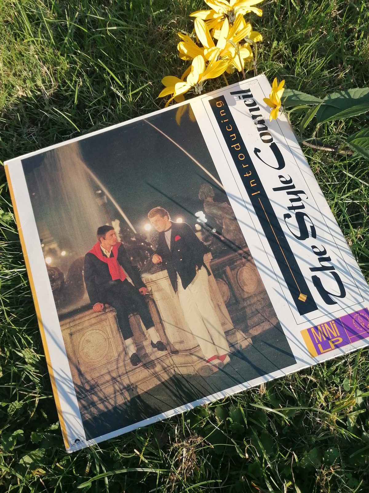 80er Sound Mini-LP Introducing The Style Council mit einem Foto von zwei elegant gekleideten Musikern an einer steinernen Balustrade