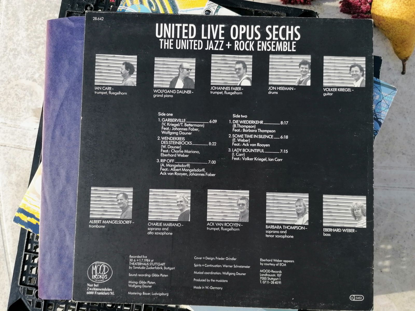 United Jazz and Rock Ensemble -  zehn Musiker, Titel wie Garberville und Rip Off, Jazzrock vom United Jazz + Rock Ensemble  - Empfehlung bei Clipsy im Schallplatten Blog